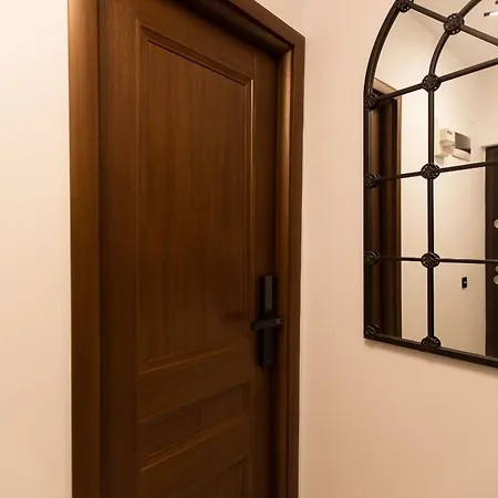 לינה וארוחת בוקר Al Centro בוקרשט